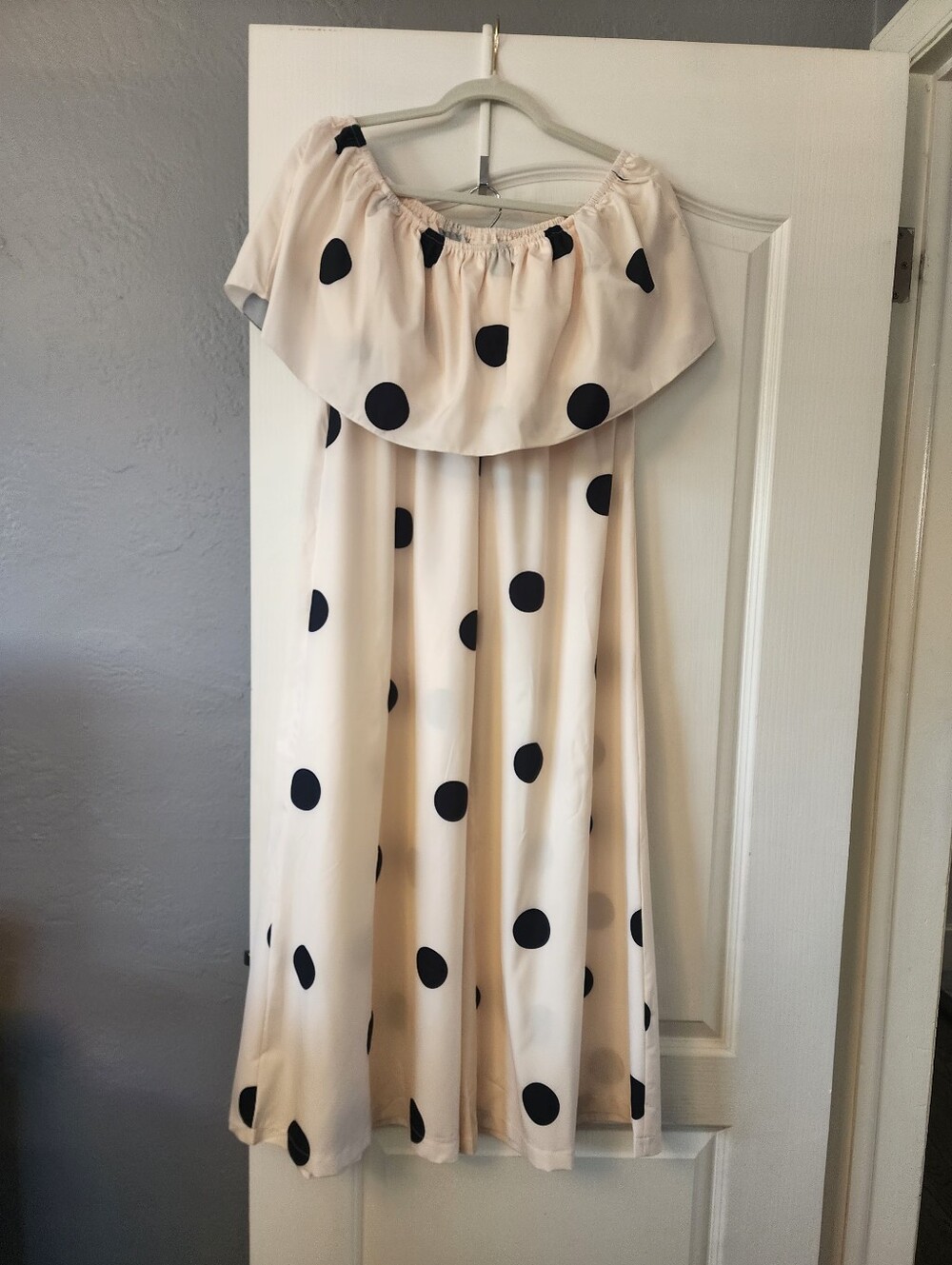 Off-Shoulder Batwigs Sleeve  Polka Dot 2Pc. Cream & Black Dots Set Size M New
